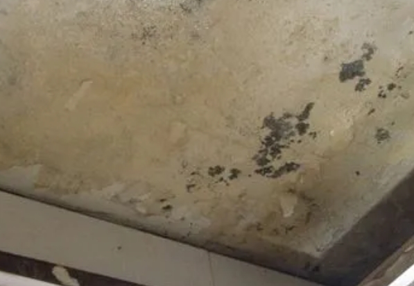 东丰阳台漏水维修公司分享下东丰卫生间渗水维修需要注意哪些问题。