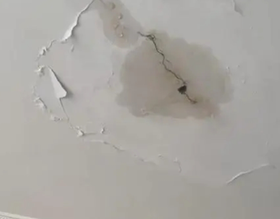 东丰阳台漏水维修公司分享下屋面防水工程质量问题原因分析